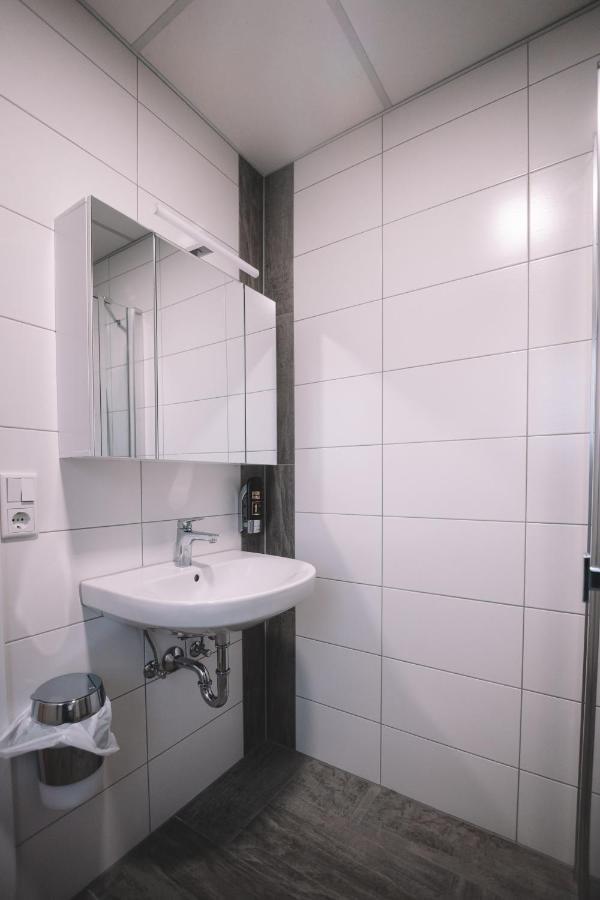 Gasthof Und Hotel Roter Hirsch Claußnitz Exteriér fotografie