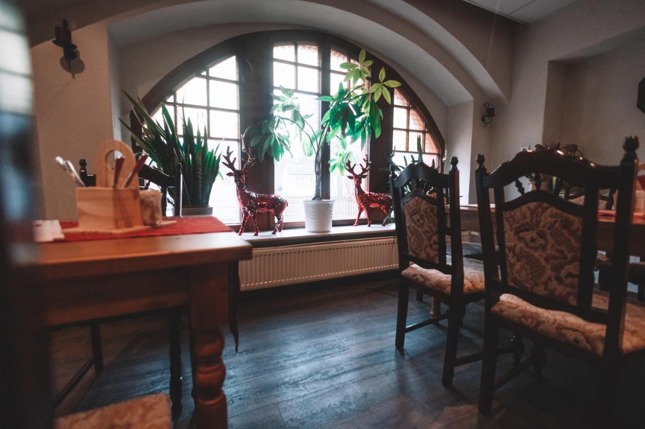 Gasthof Und Hotel Roter Hirsch Claußnitz Exteriér fotografie
