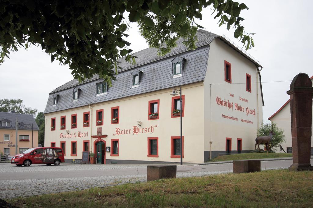 Gasthof Und Hotel Roter Hirsch Claußnitz Exteriér fotografie