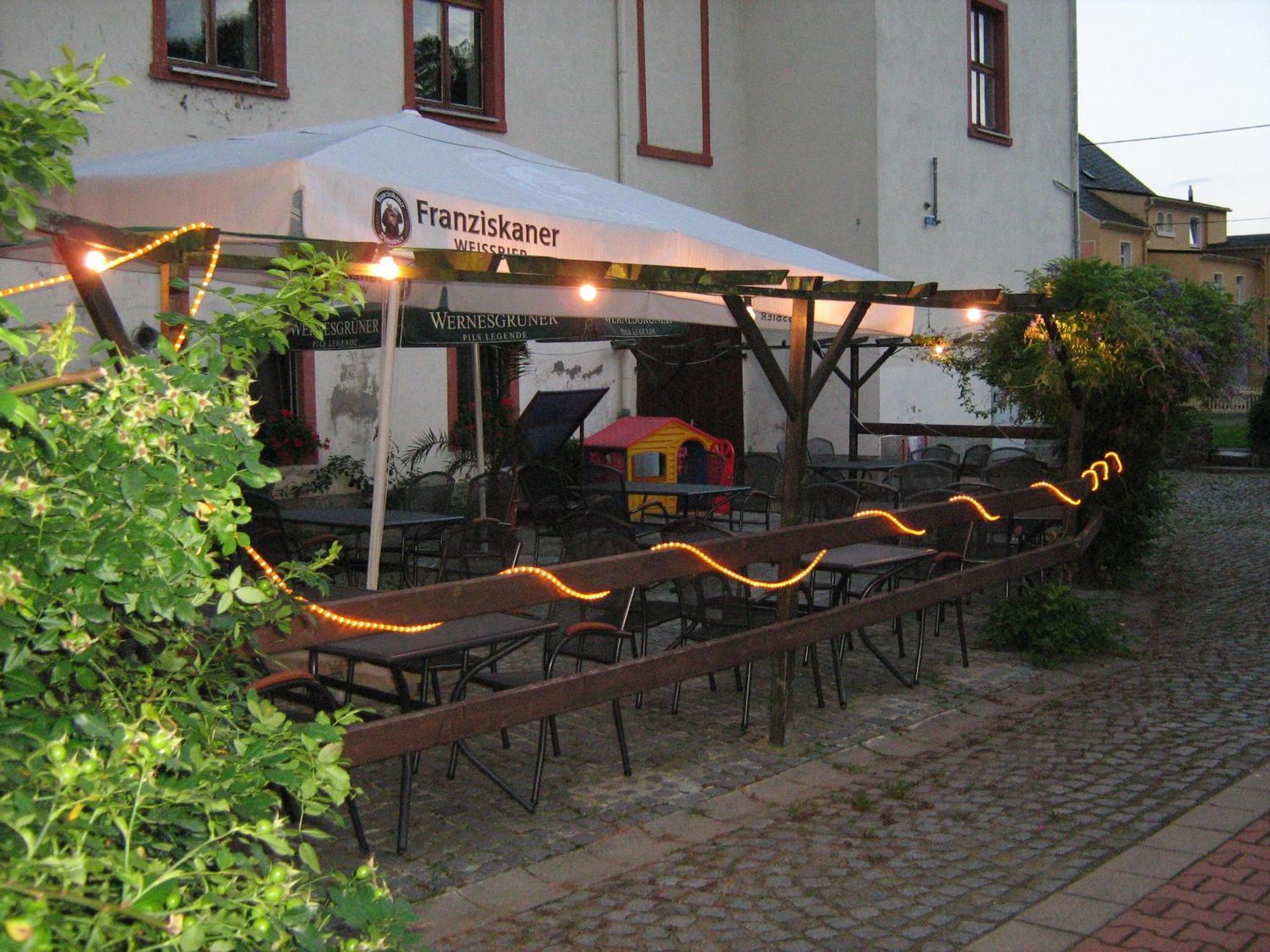 Gasthof Und Hotel Roter Hirsch Claußnitz Exteriér fotografie